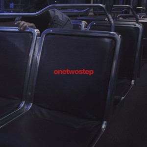 游泳教练在水里含我奶头电影
