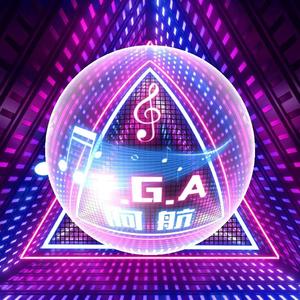 游泳教练在水里含我奶头电影
