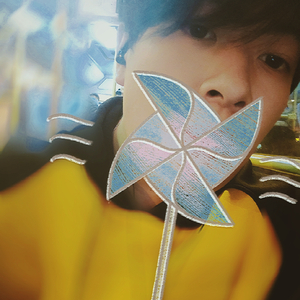 游泳教练在水里含我奶头电影
