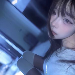 游泳教练在水里含我奶头电影
